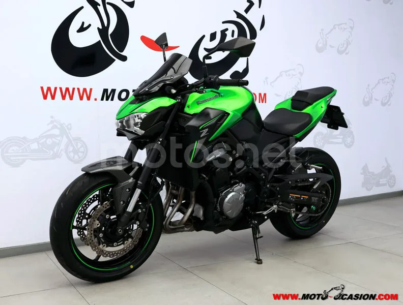 Kawasaki Z900 - Vista 8