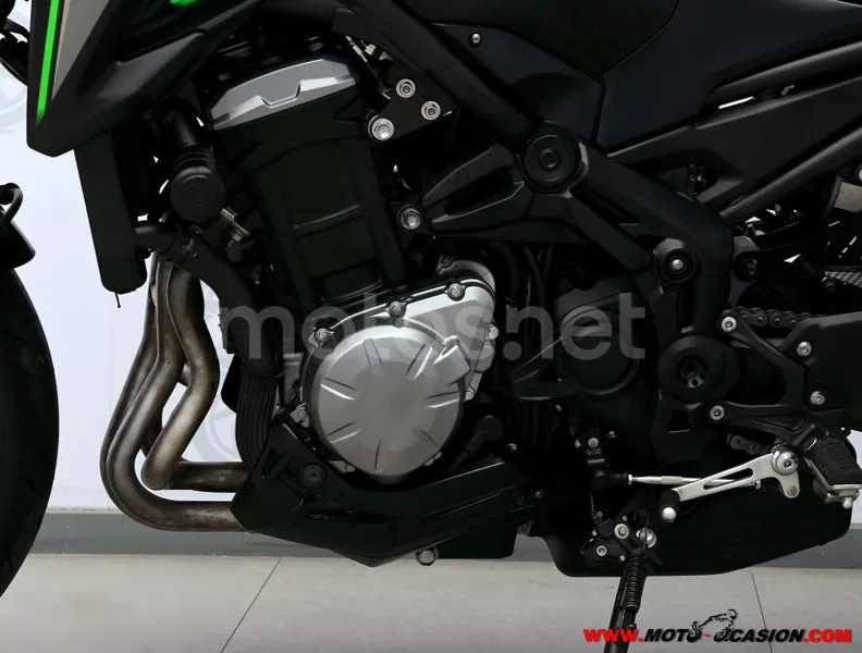 Kawasaki Z900 - Vista 10