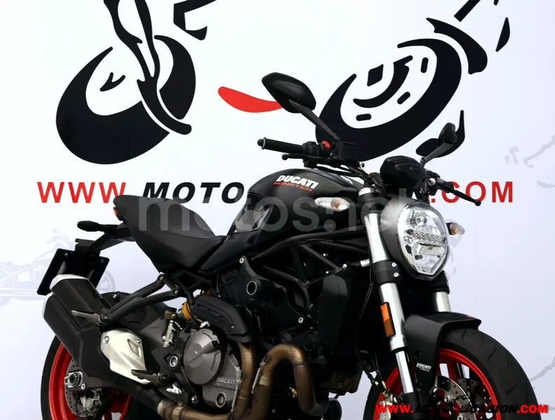 Ducati Monster 821 - Vista 4
