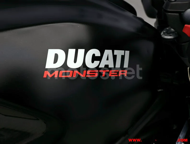 Ducati Monster 821 - Vista 9