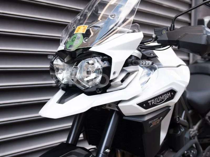 Triumph Tiger Explorer - Vista 15