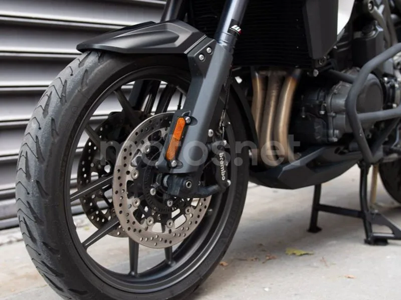 Triumph Tiger Explorer - Vista 16