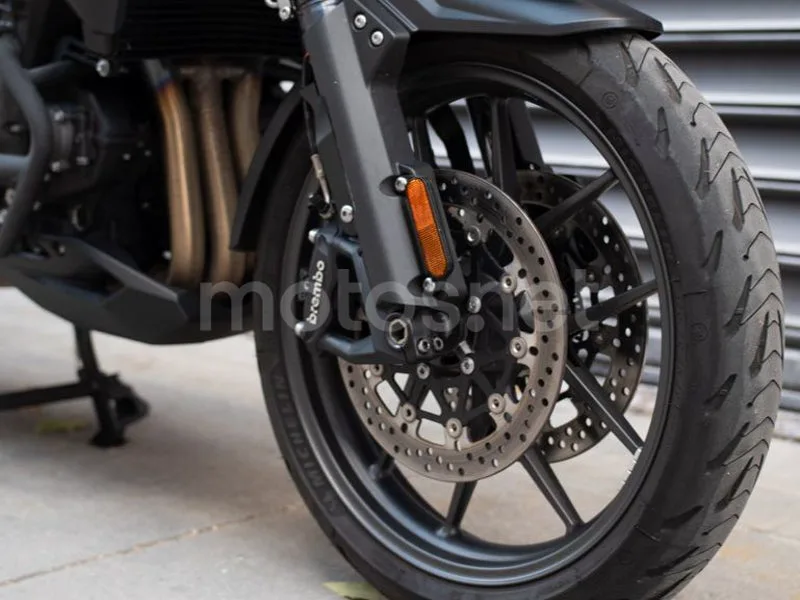 Triumph Tiger Explorer - Vista 4