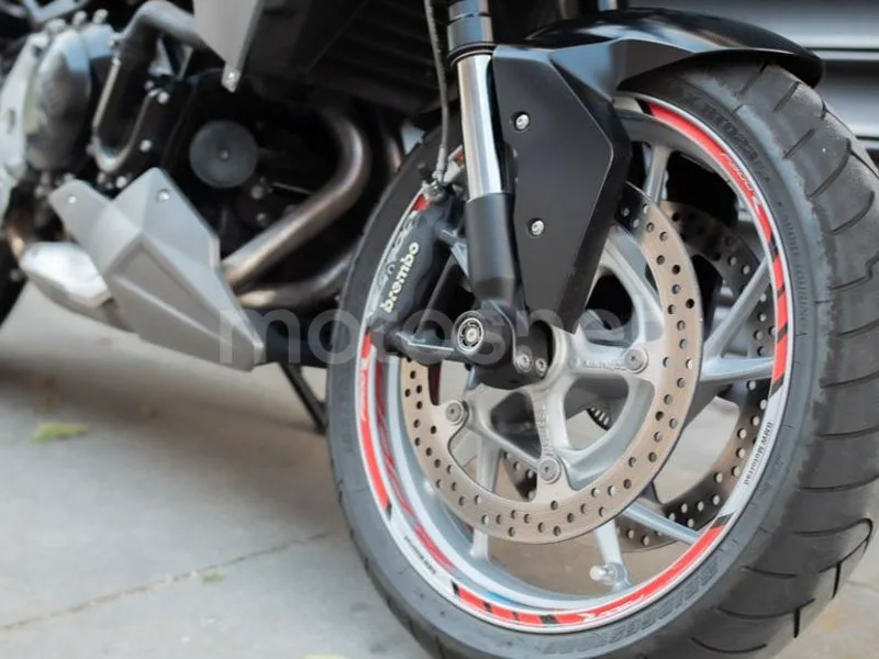 BMW F 900 R - Vista 4