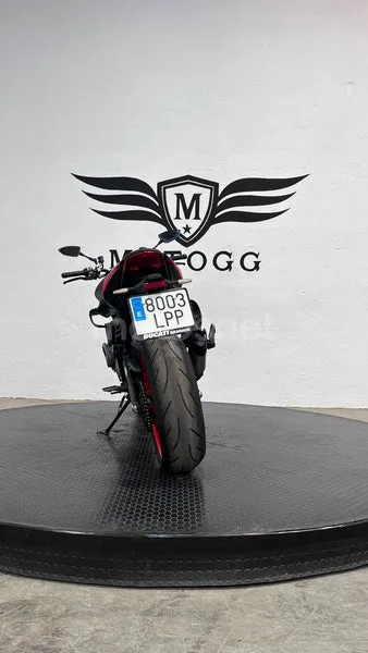 Ducati Monster - Vista 12