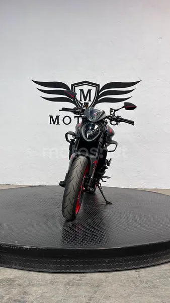 Ducati Monster - Vista 3