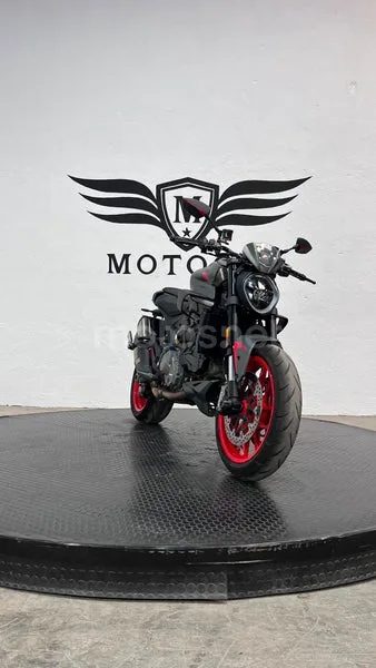 Ducati Monster - Vista 4