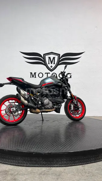 Ducati Monster - Vista 6