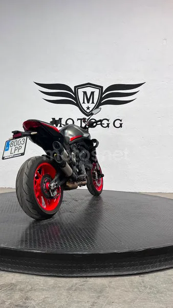 Ducati Monster - Vista 10