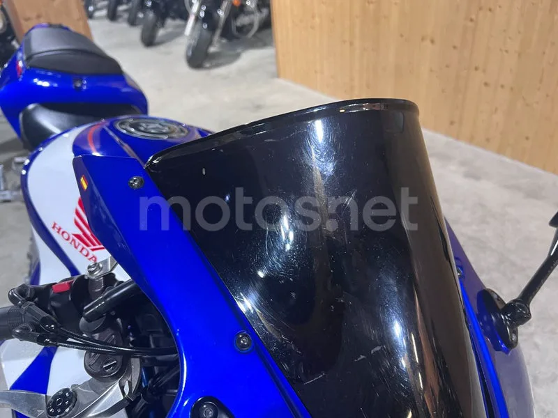 Honda CBR600RR - Vista 11