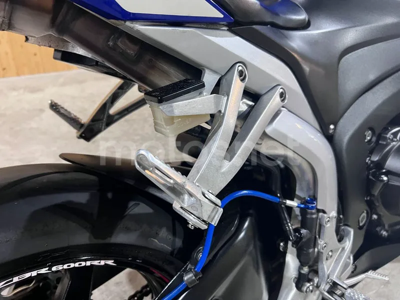 Honda CBR600RR - Vista 32