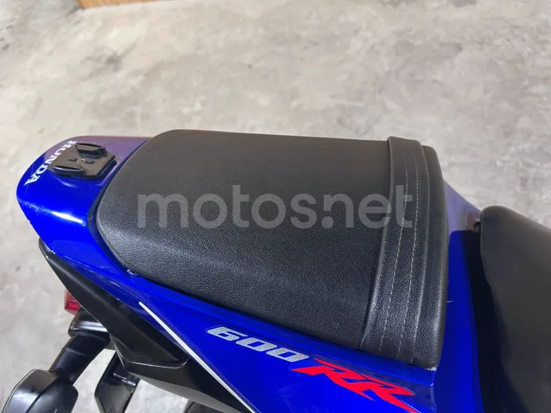 Honda CBR600RR - Vista 35