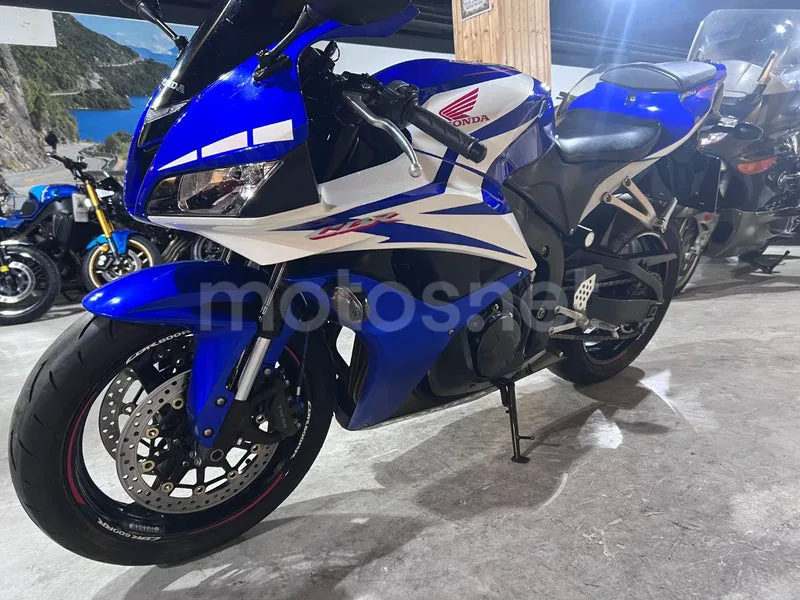 Honda CBR600RR - Vista 5