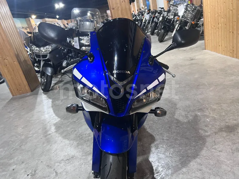 Honda CBR600RR - Vista 9