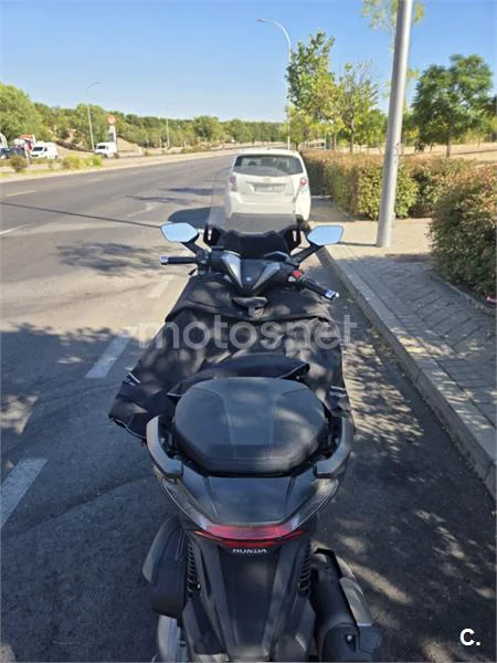 Honda Forza 350 - Vista 5