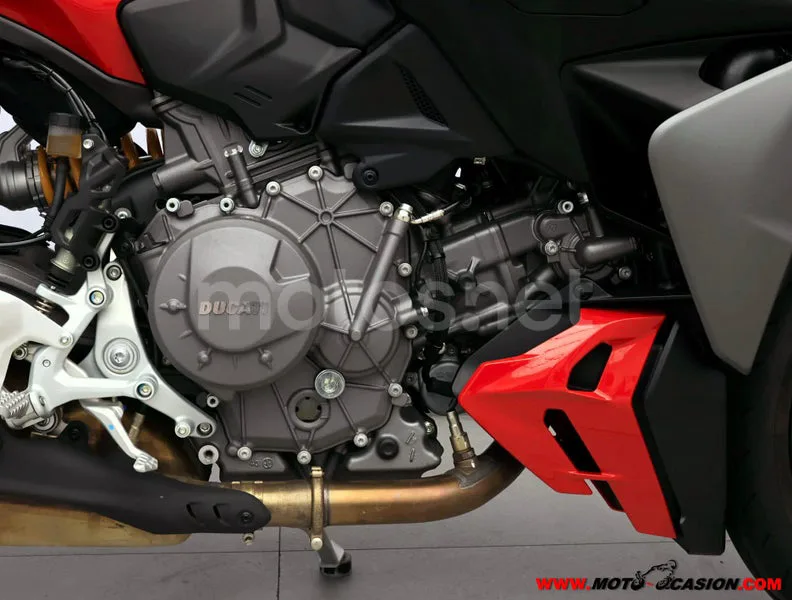 Ducati Streetfighter V2 - Vista 5