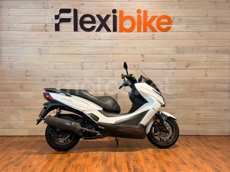 Kymco Grand Dink 300 - Vista 3