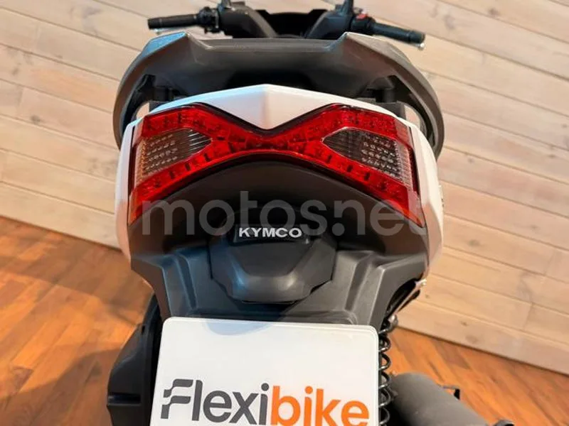 Kymco Grand Dink 300 - Vista 6