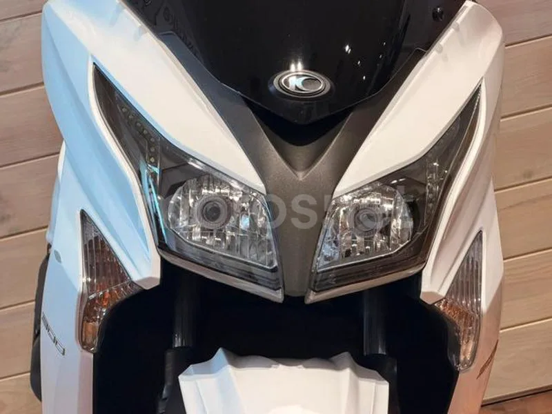 Kymco Grand Dink 300 - Vista 9