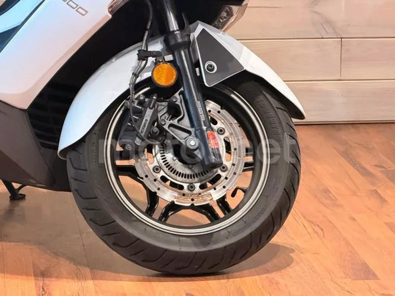 Kymco Grand Dink 300 - Vista 10