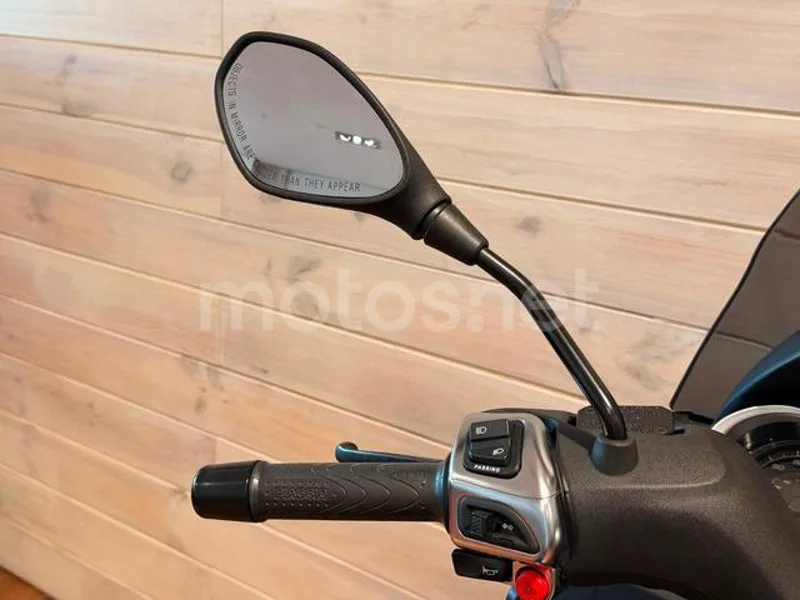 Piaggio MP3 - Vista 11