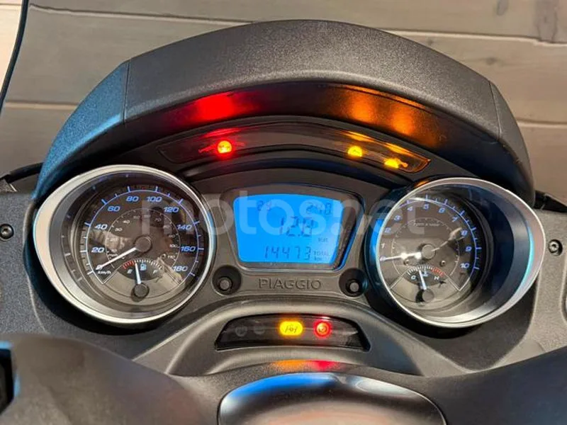 Piaggio MP3 - Vista 13