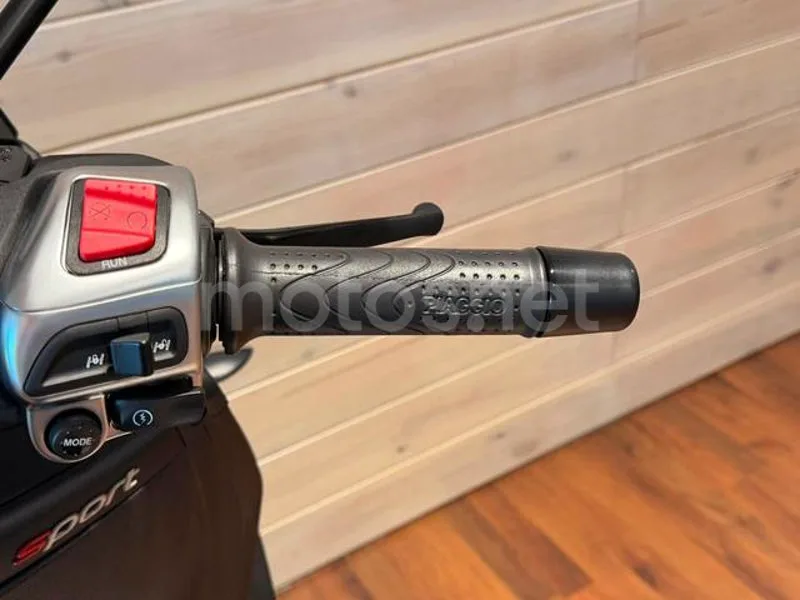Piaggio MP3 - Vista 14