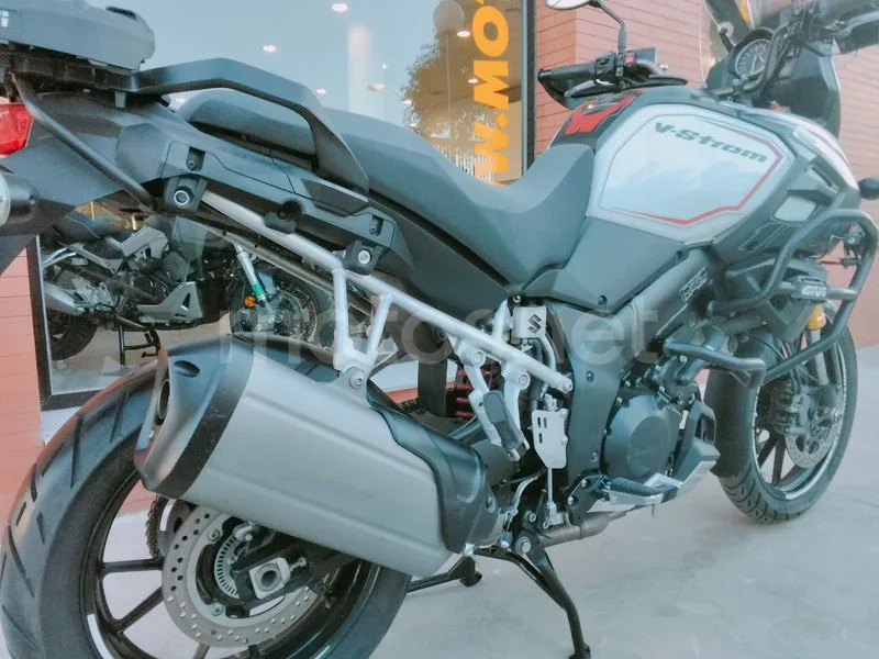 Suzuki V-Strom 1000 - Vista 18
