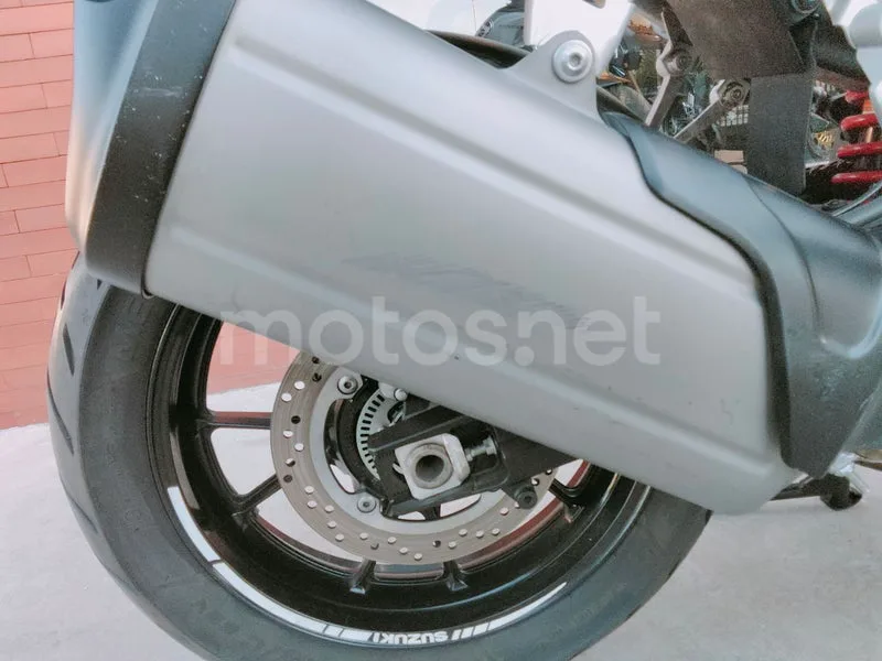 Suzuki V-Strom 1000 - Vista 19