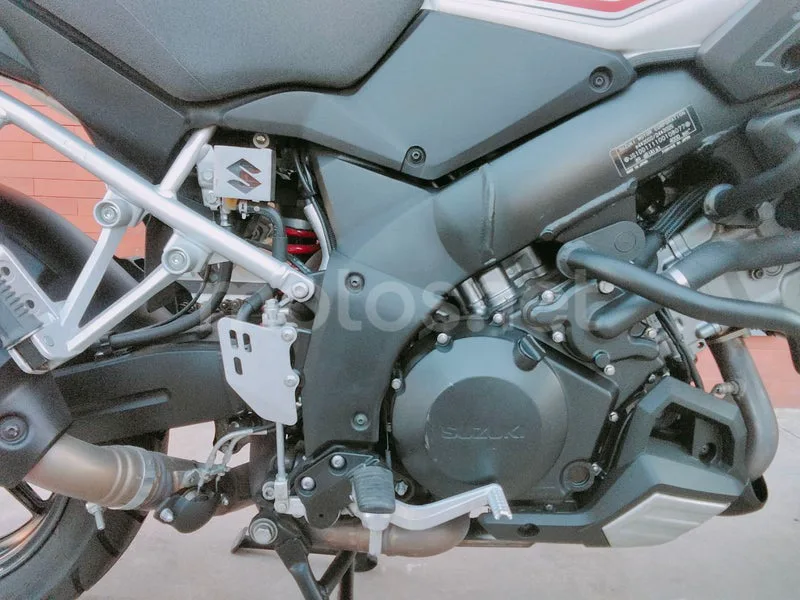 Suzuki V-Strom 1000 - Vista 21