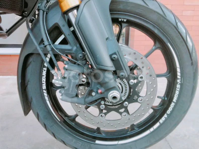 Suzuki V-Strom 1000 - Vista 23