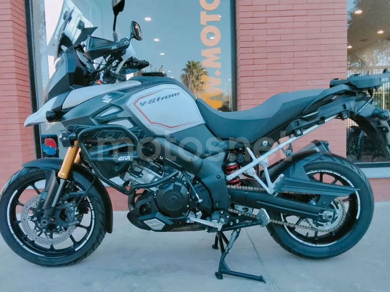 Suzuki V-Strom 1000 - Vista 7