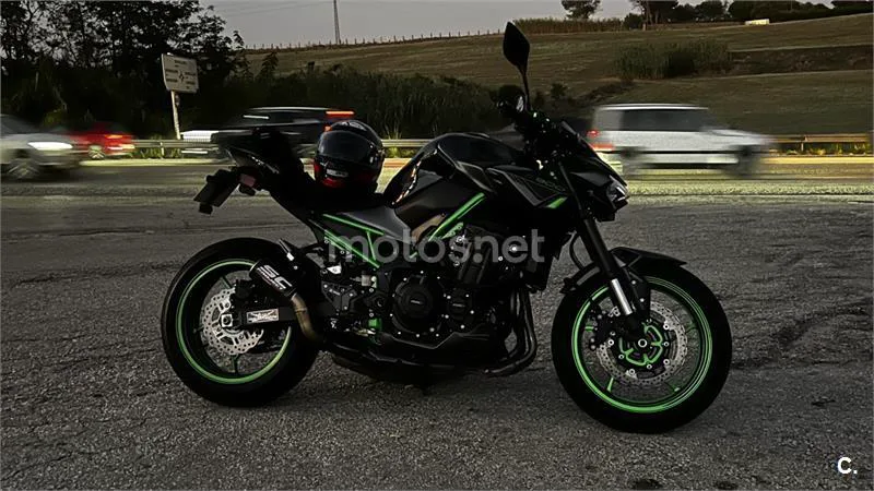Kawasaki Z900 - Vista 3