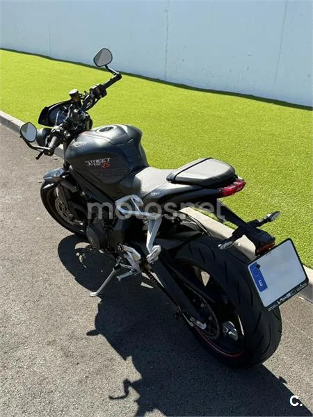 Triumph Street Triple - Vista 3