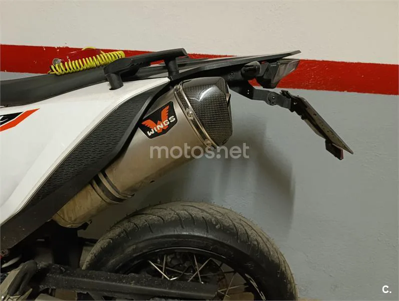 KTM 690 SMC R - Vista 5