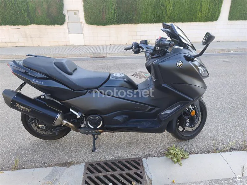 Yamaha TMAX - Vista 3