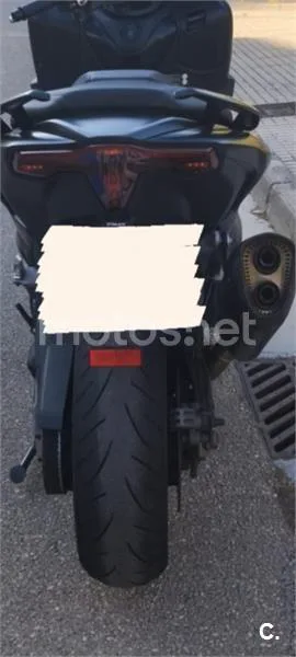 Yamaha TMAX - Vista 4