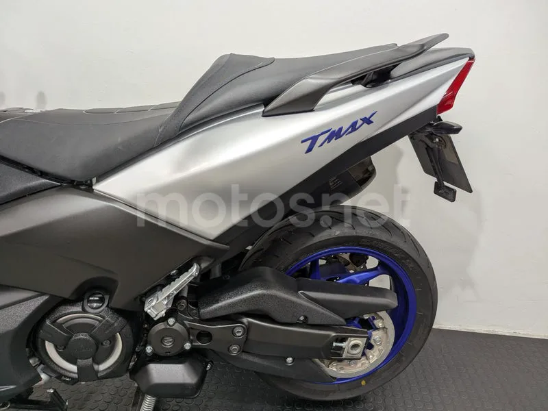 Yamaha TMAX 530 - Vista 4