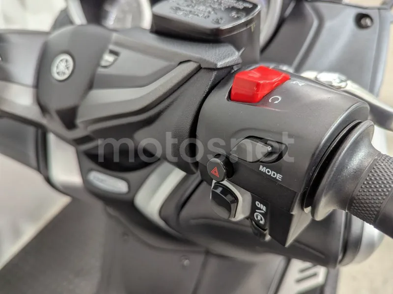 Yamaha TMAX 530 - Vista 10