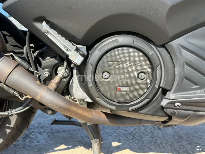 Yamaha TMAX - Vista 15