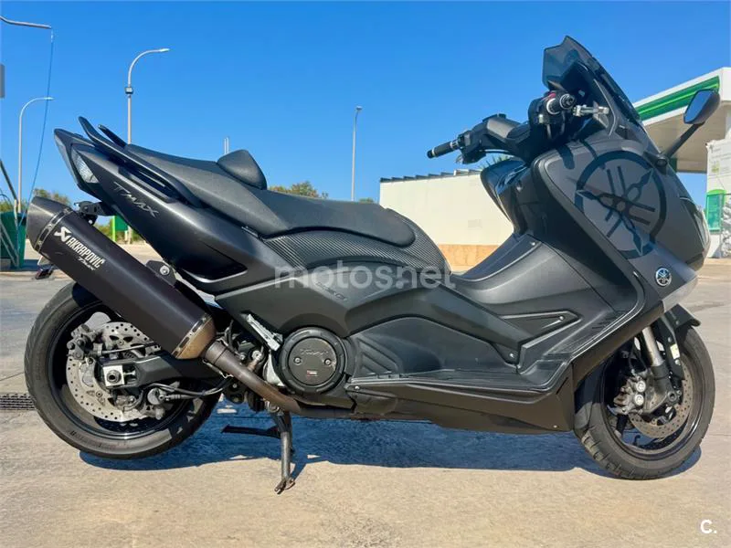 Yamaha TMAX - Vista 4