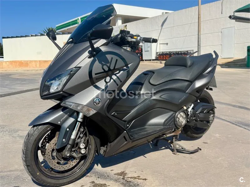 Yamaha TMAX - Vista 8