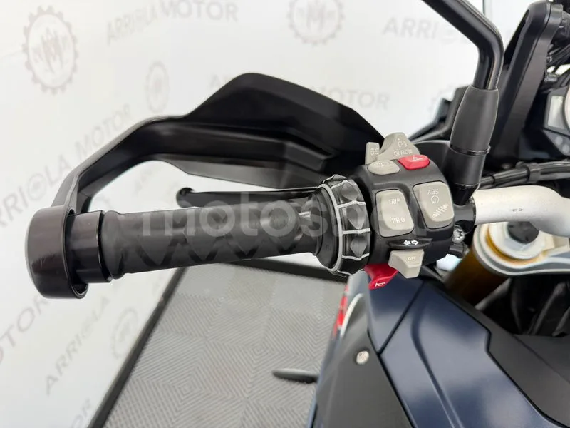 BMW S 1000 XR - Vista 11
