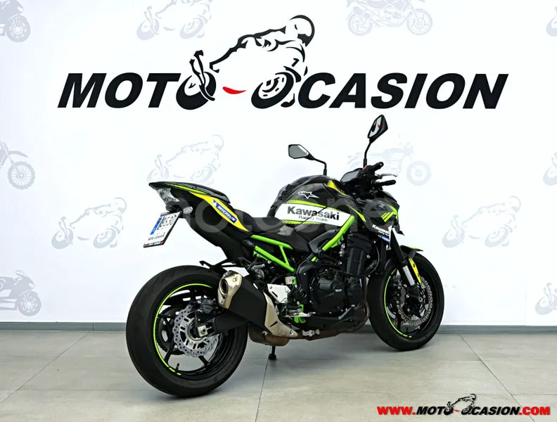 Kawasaki Z900 - Vista 3