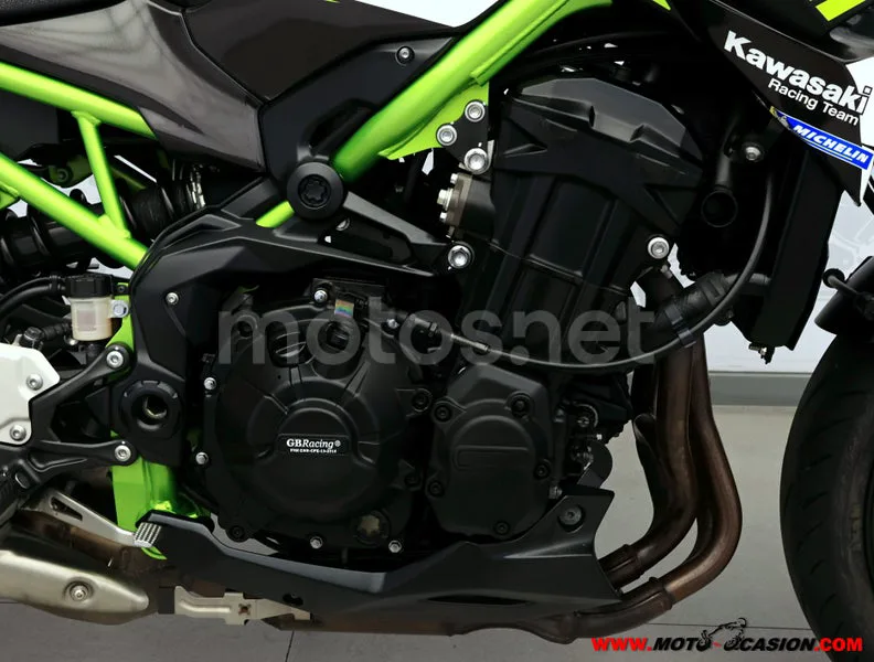 Kawasaki Z900 - Vista 5