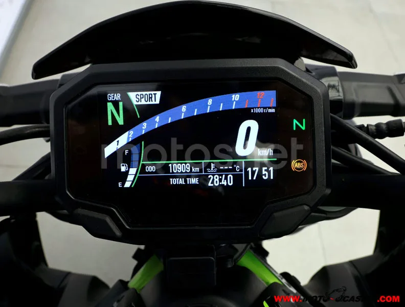 Kawasaki Z900 - Vista 6