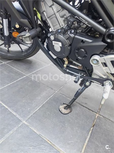 Honda CB125R - Vista 5