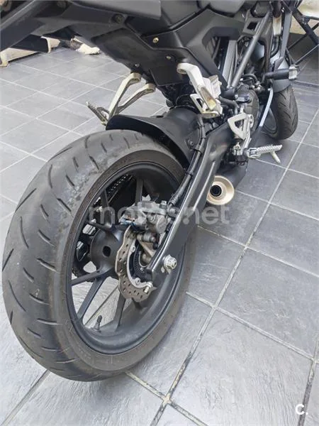 Honda CB125R - Vista 6
