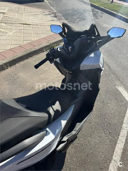 Honda Forza 125 - Vista 8