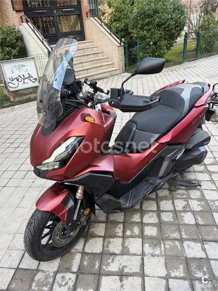 Honda ADV350 - Vista 3